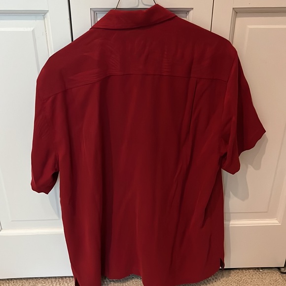 Genuine Tommy Bahama Short Sleeve Red Floral button down Shirt NEW WITH TAGS - Picture 6 of 8